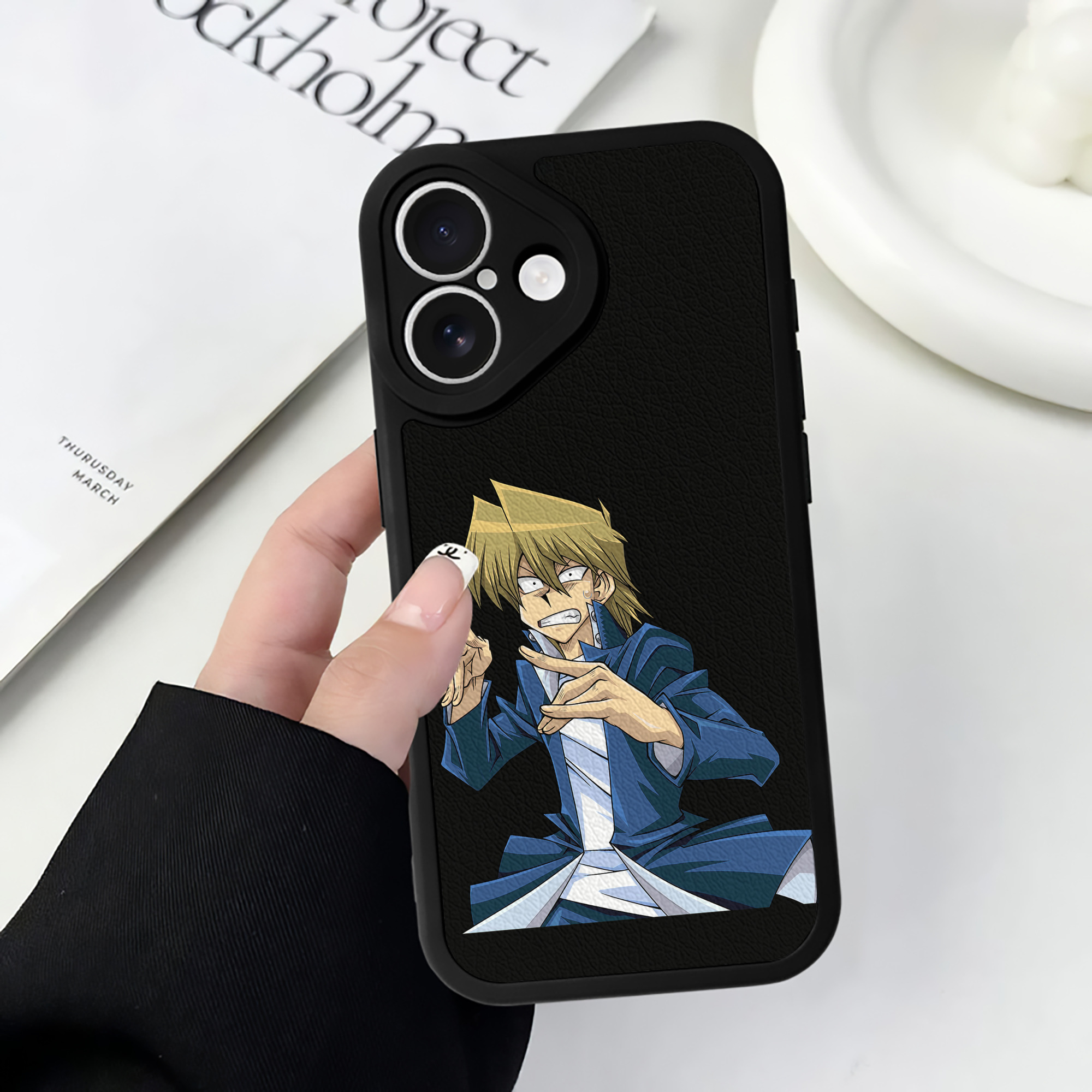 （画像用） 遊☆戯☆王 Yu-Gi-Oh! 【iPhone 16シリーズ対応】シリコンスマホケース（レザー調） 材質：シリコン